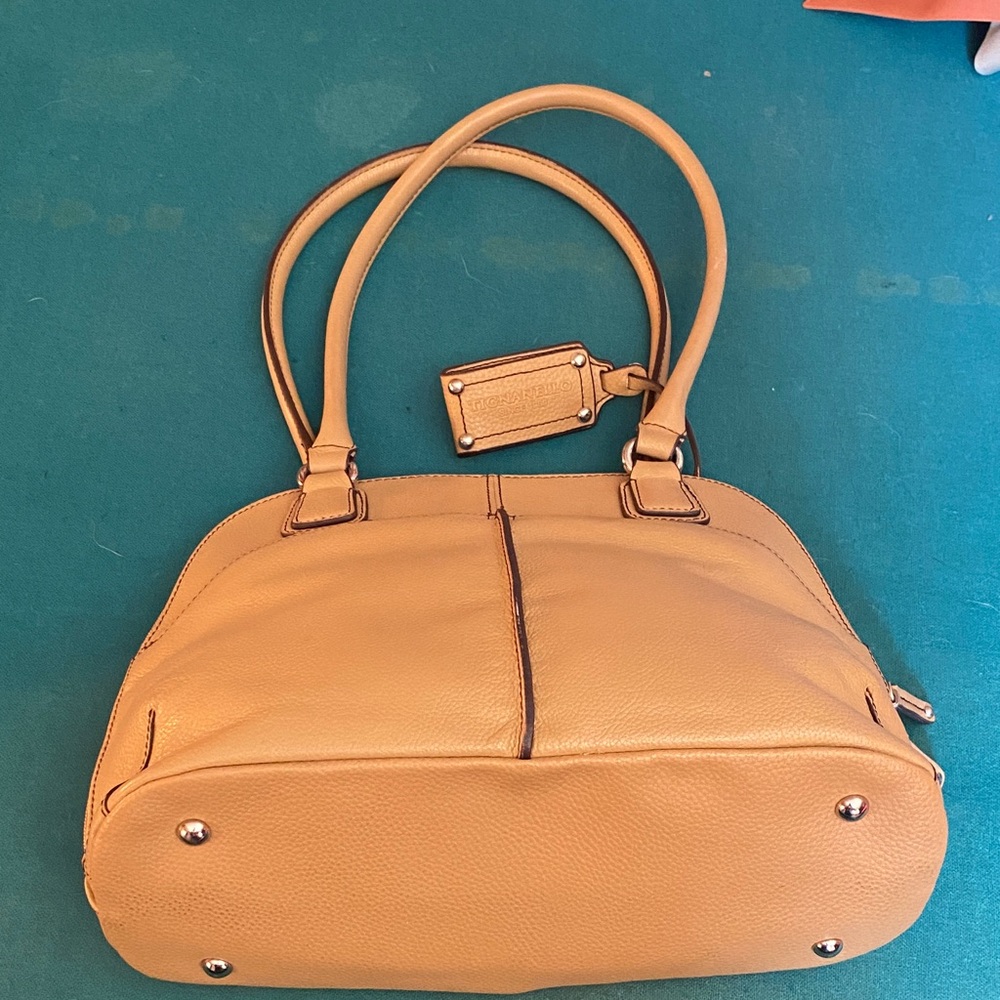 Elegant Tan Leather Handbag